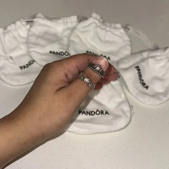 Pandora Ring Bundle with dust bags, and charm lock opener with cleaning brush - Picture 11 of 11